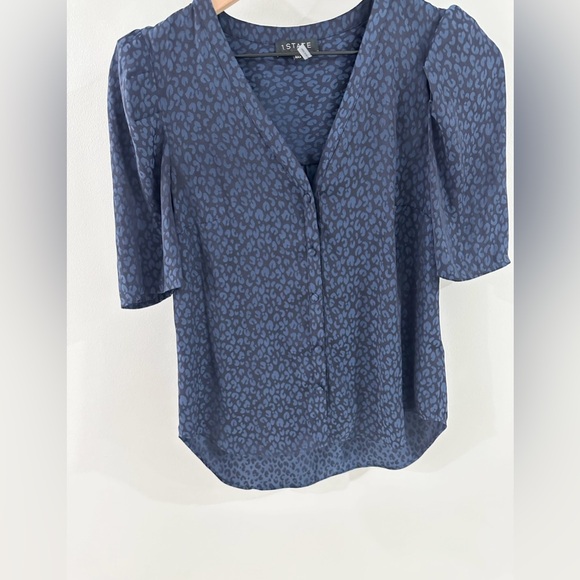 1. State Blue Animal Print Puff Sleeve Blouse Size XXS - Picture 4 of 6